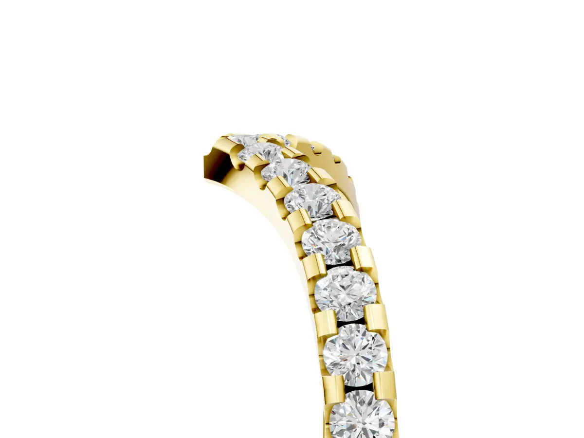 Pavé Round Diamond Chevron Band with Shared Prong Setting Yellow gold