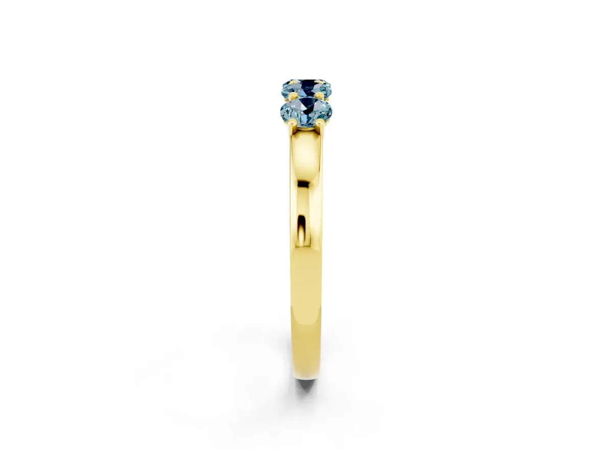 Four-Stone Round Aquamarine Prong-Set Band Yellow gold