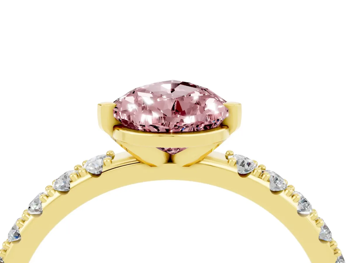 Pear Cut Morganite Solitaire Pavé Band with Four-Prong Setting Yellow gold