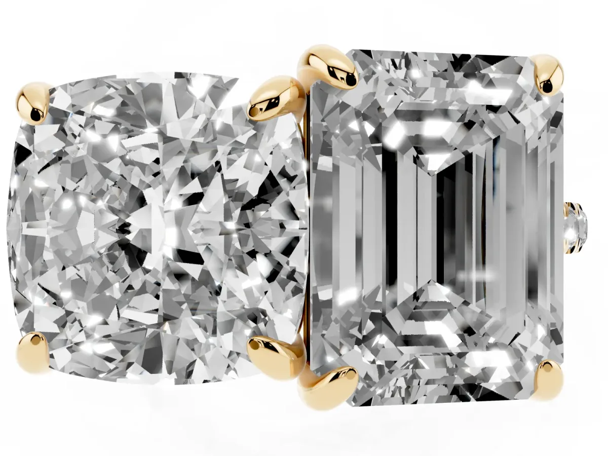 Cushion and Emerald Toi Moi Ring with Prong Setting and Pave Band Yellow gold