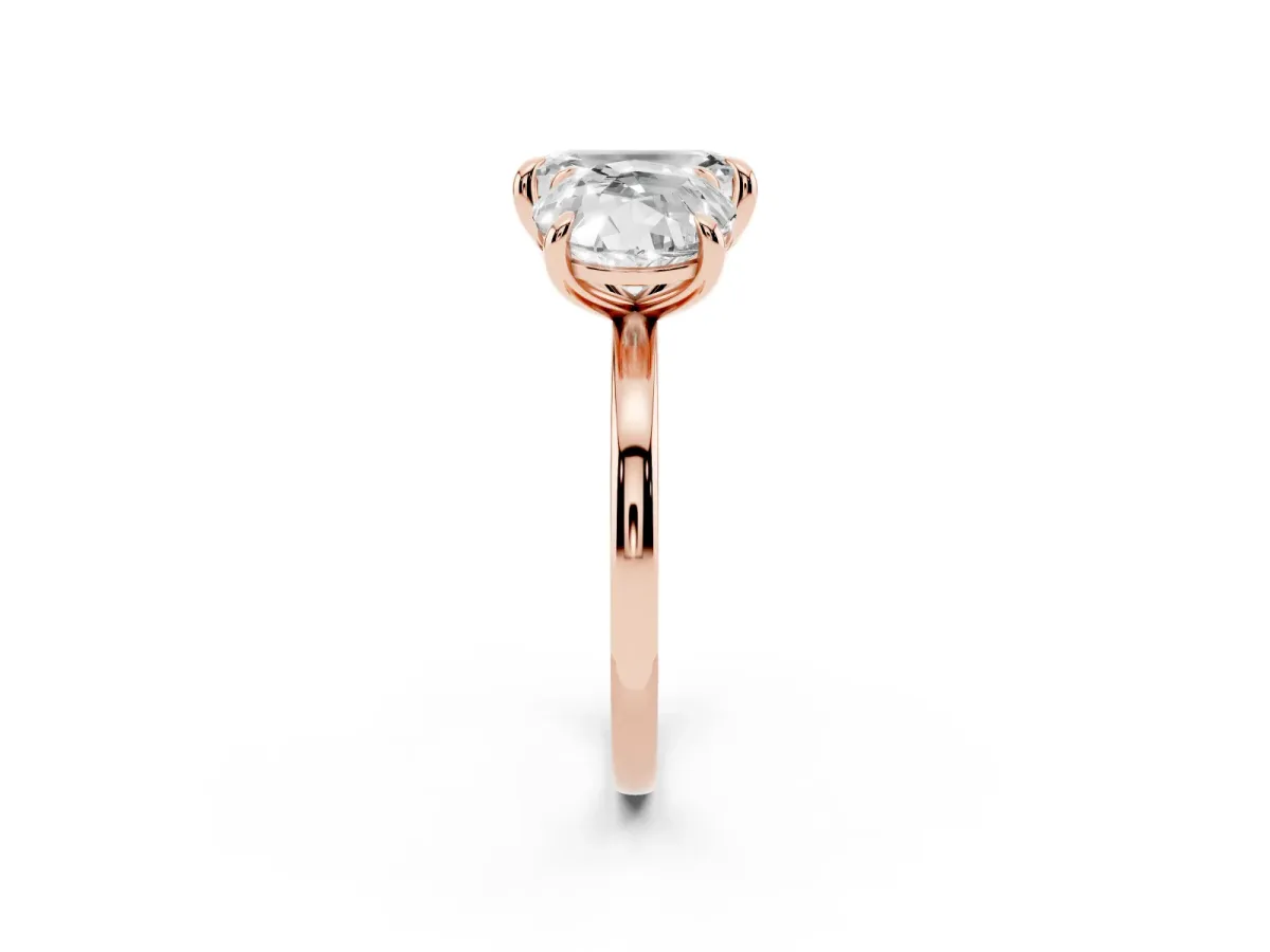 Round and Emerald Toi Moi Ring with Prong Setting and Plain Band Rose gold
