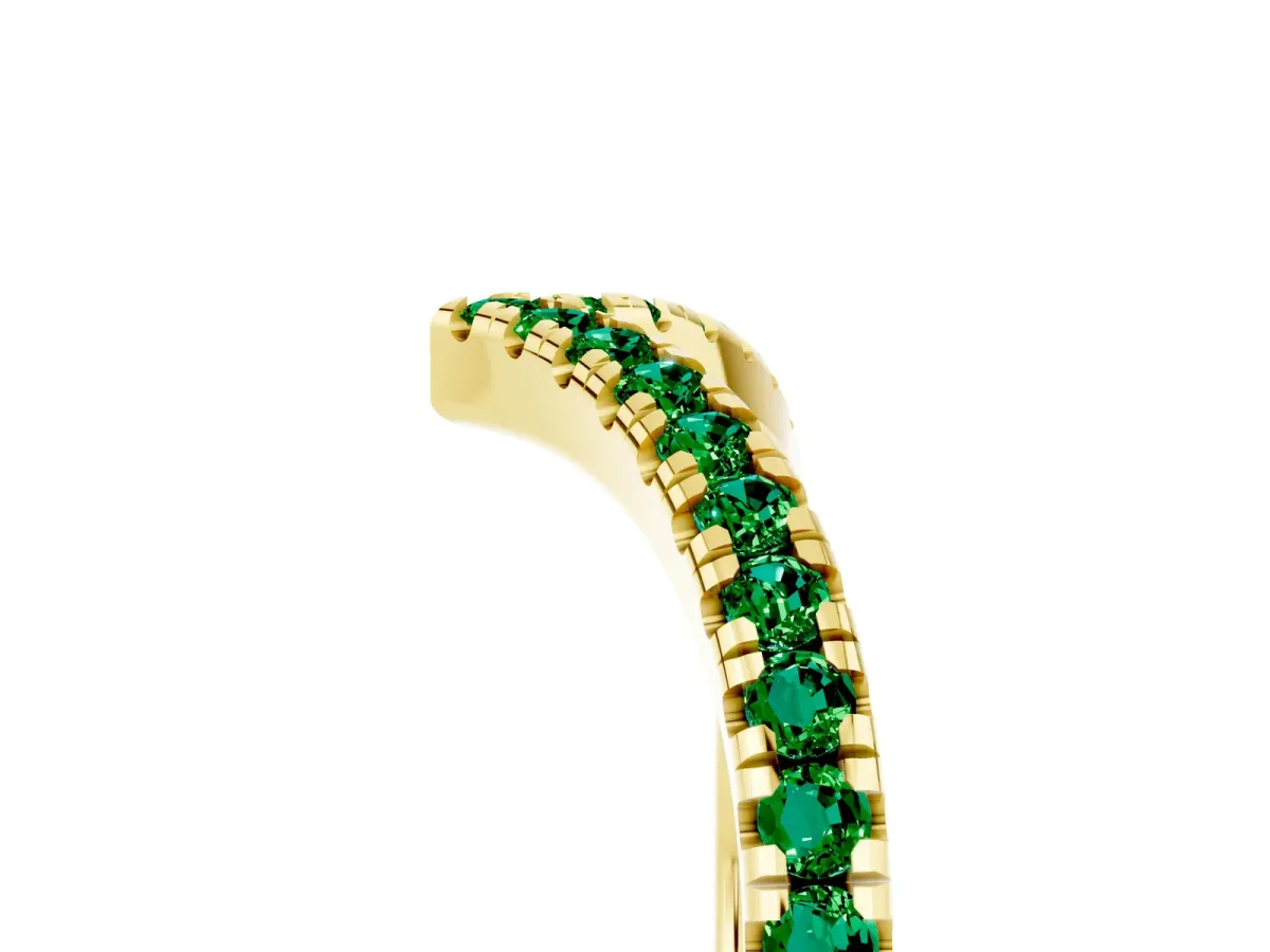 Pavé Round Emerald V-Shaped Chevron Band with Shared Prong Setting Yellow gold