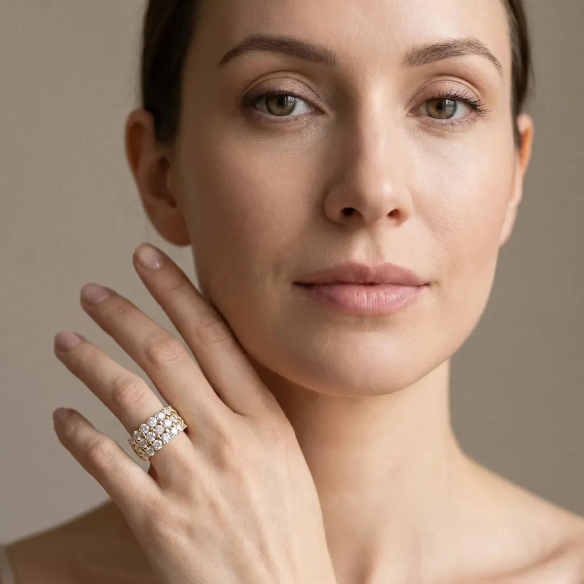 Three-Row Round Diamond Channel Band with Shared Prong Setting Yellow gold