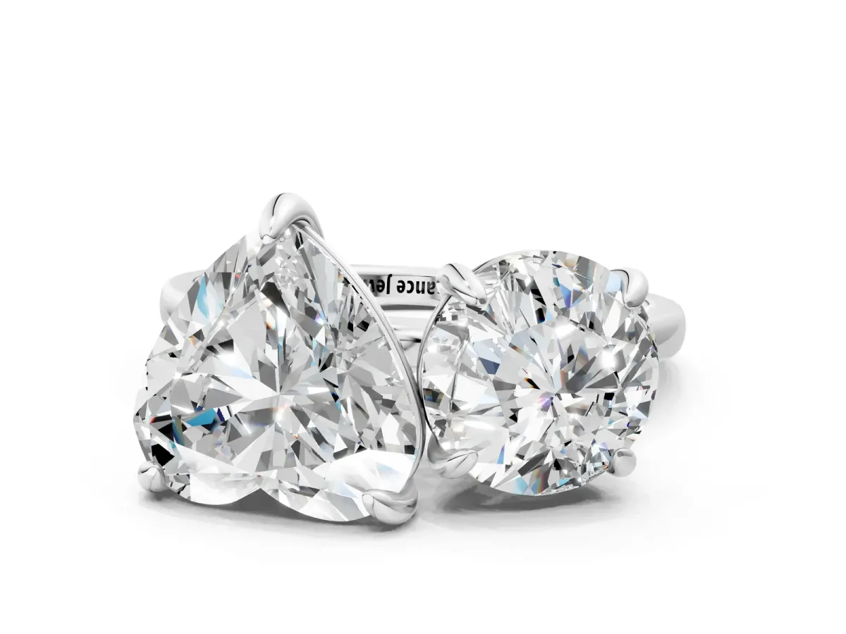 Round and Heart Toi Moi Ring with Prong Setting and Plain Band Platinum