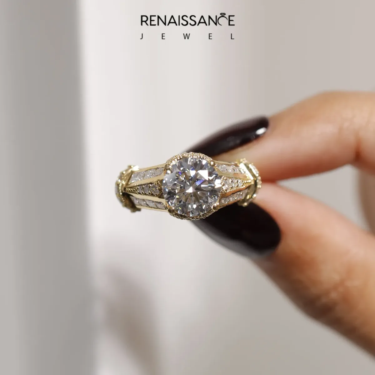 Vintage Milgrain Round Cut Diamond Split Shank Ring with Prong Setting Yellow gold