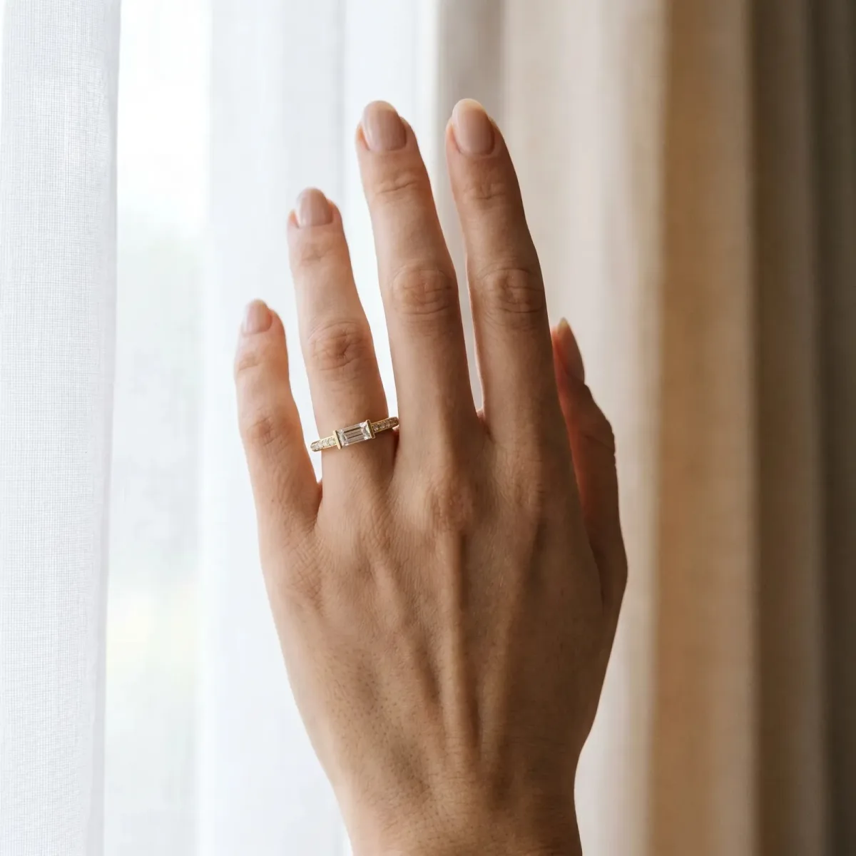 Baguette Diamond Pavé Band with Bar Setting Yellow gold