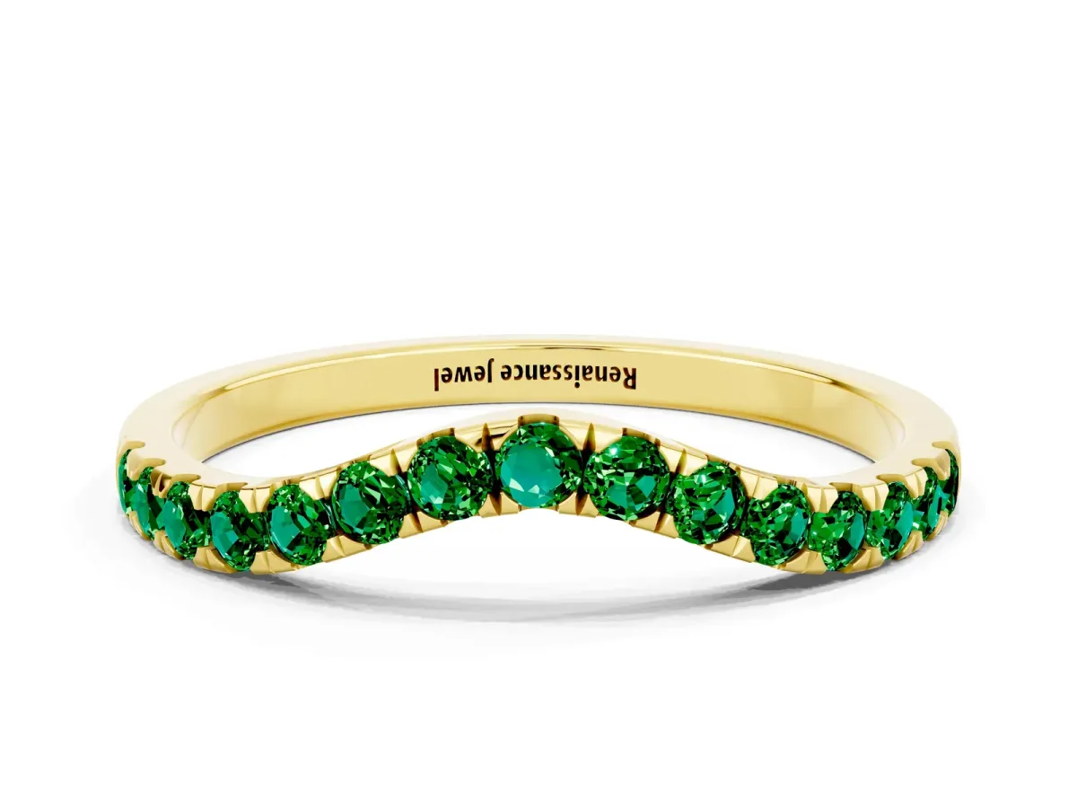 Curved Pavé Round Emerald Wedding Band with Shared Prong Setting Yellow gold