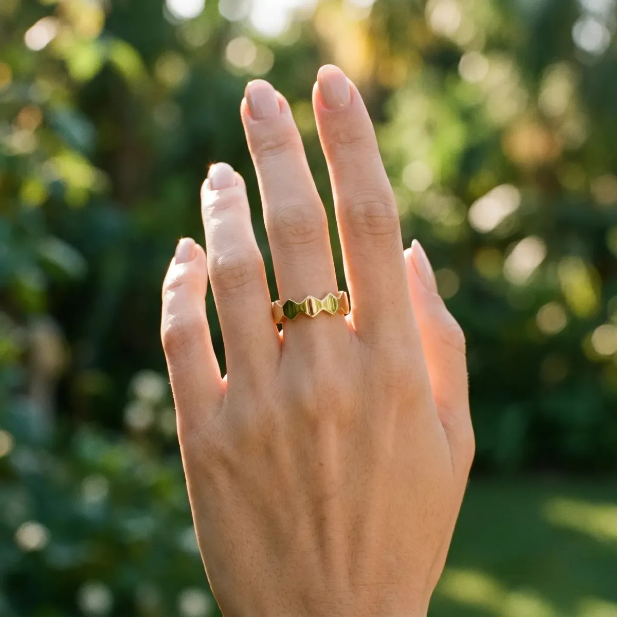 Zigzag Chevron Band with No Stone Yellow gold