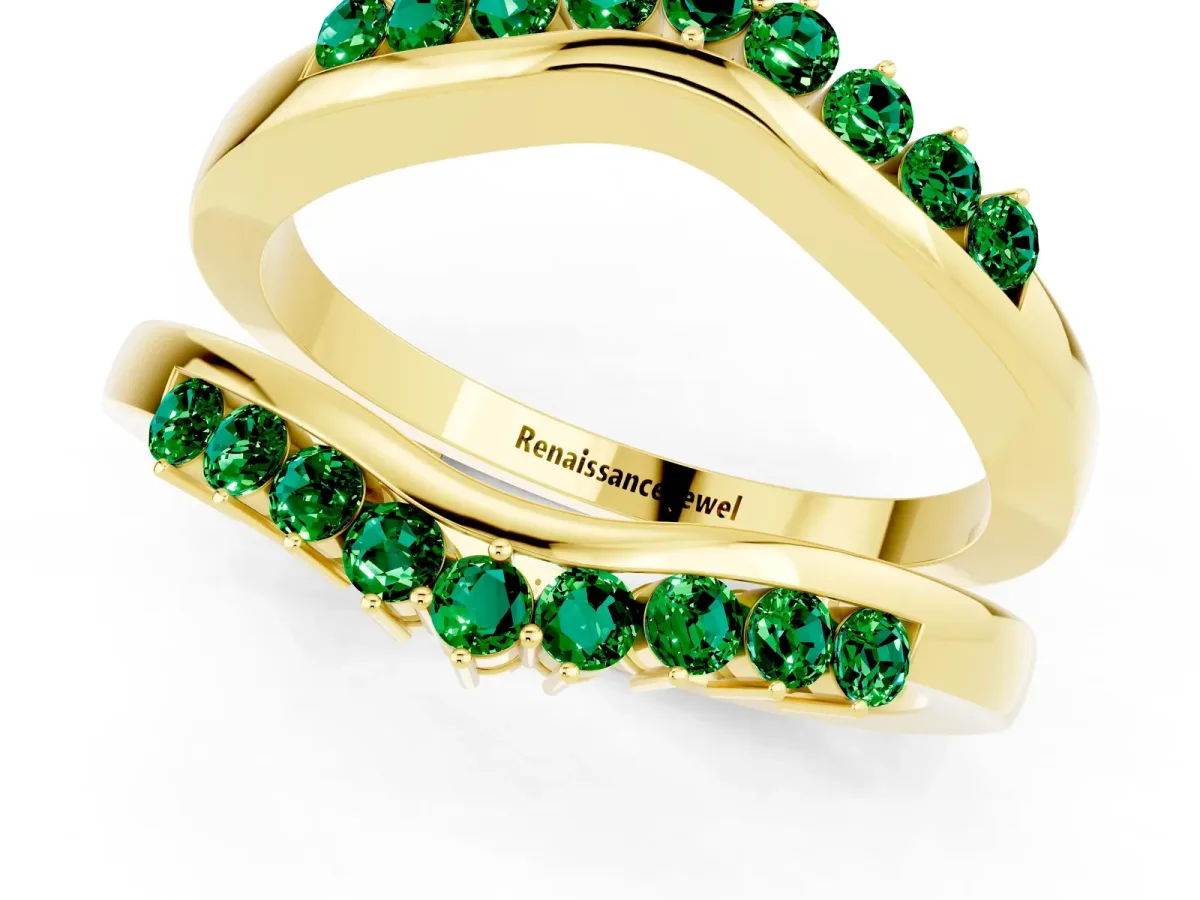 Round Emerald Chevron Contour Band with Prong Setting Yellow gold