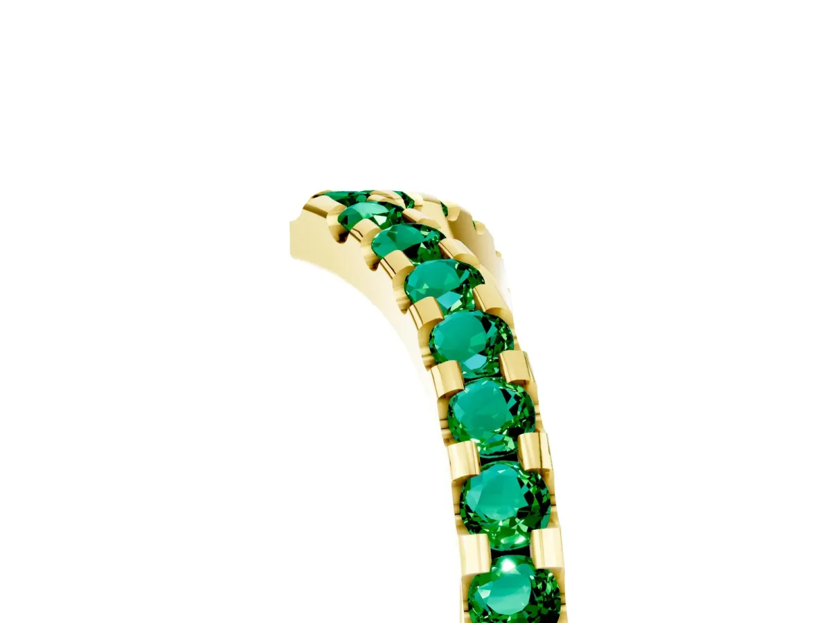 Pavé Round Emerald Chevron Band with Shared Prong Setting Yellow gold