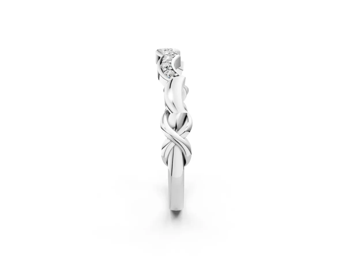Scalloped Diamond Curved Band with Round Brilliant Stones and Shared Prong Setting Silver