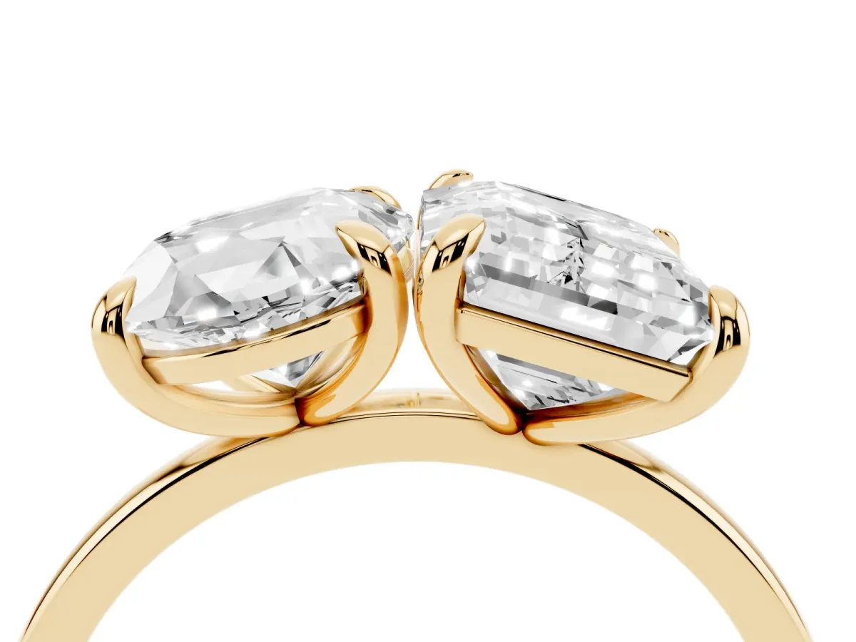 Oval and Radiant Toi Moi Ring with Prong Setting and Plain Band Yellow gold