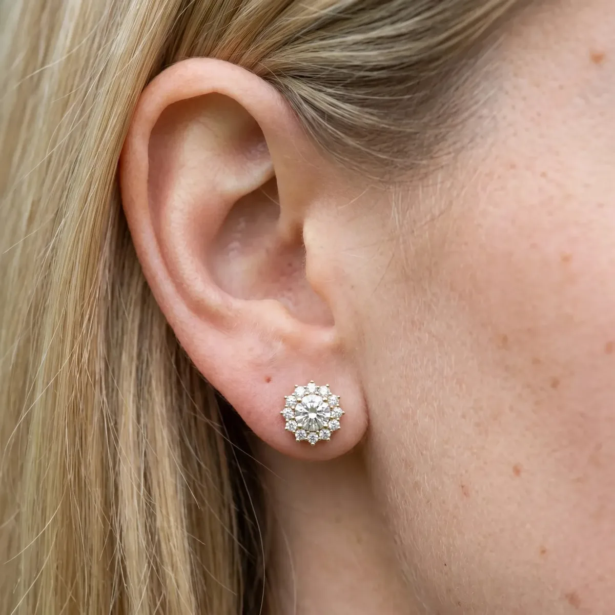 Cluster Diamond Round Stud Earrings with Basket Setting Yellow gold