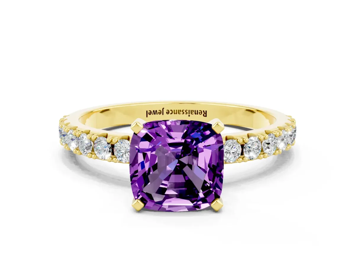 Cushion Cut Amethyst Solitaire Pavé Band with Four-Prong Setting Yellow gold