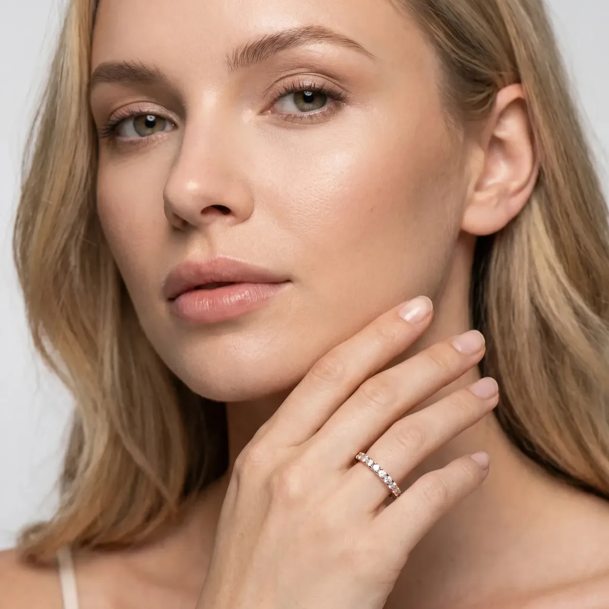 Round Diamond Pavé Set Eternity Band with Micro Prong Setting Rose gold