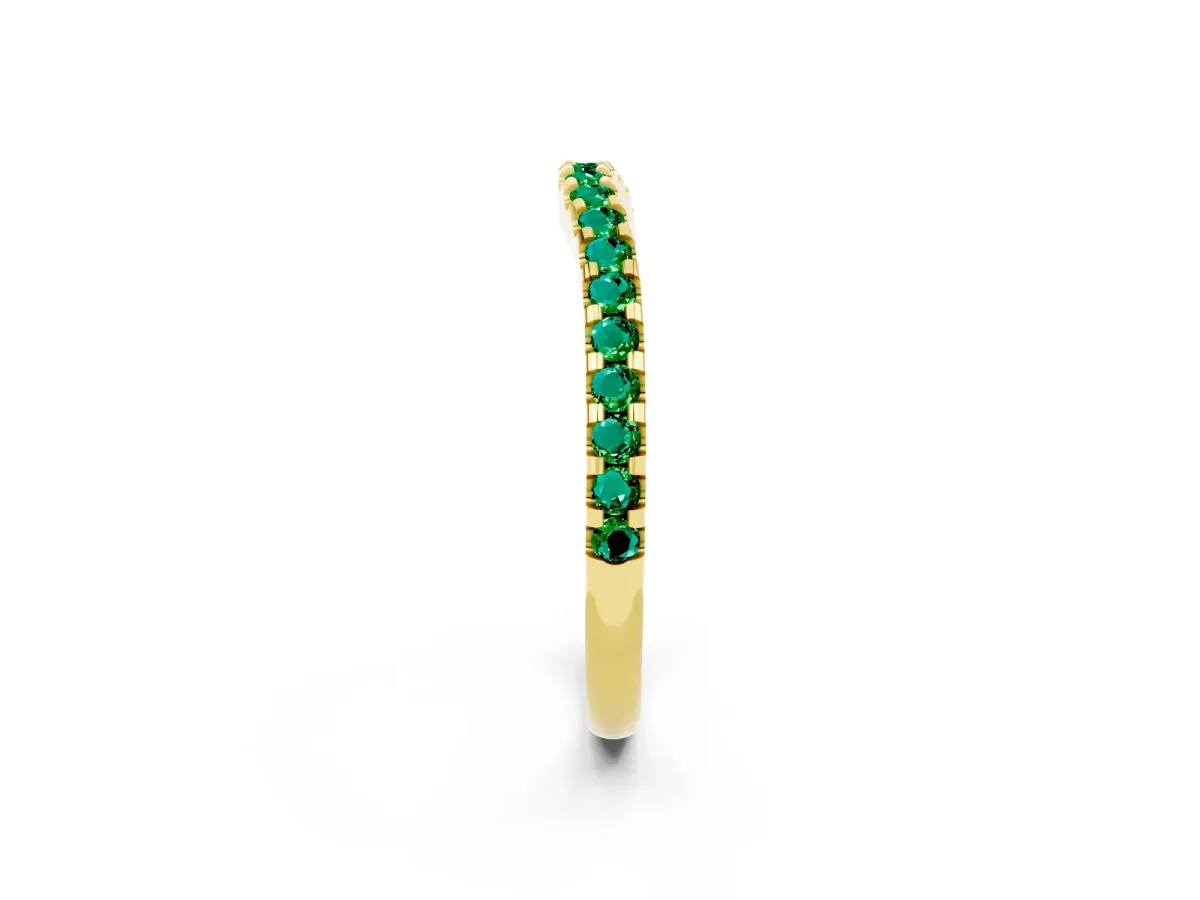 Round Emerald Pavé Curved Wedding Band Yellow gold