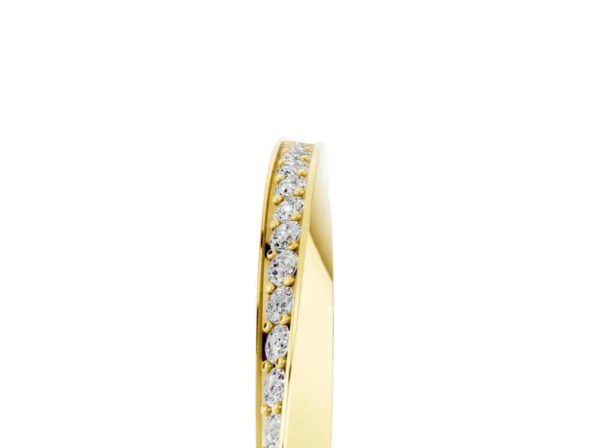 Pavé Round Moissanite Twist Band Yellow gold
