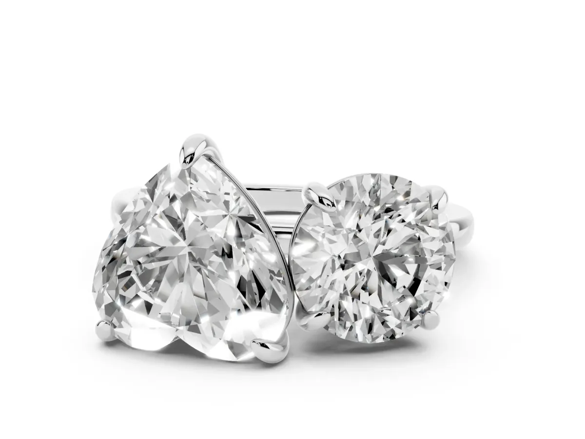 Round and Heart Toi Moi Ring with Prong Setting and Plain Band Platinum
