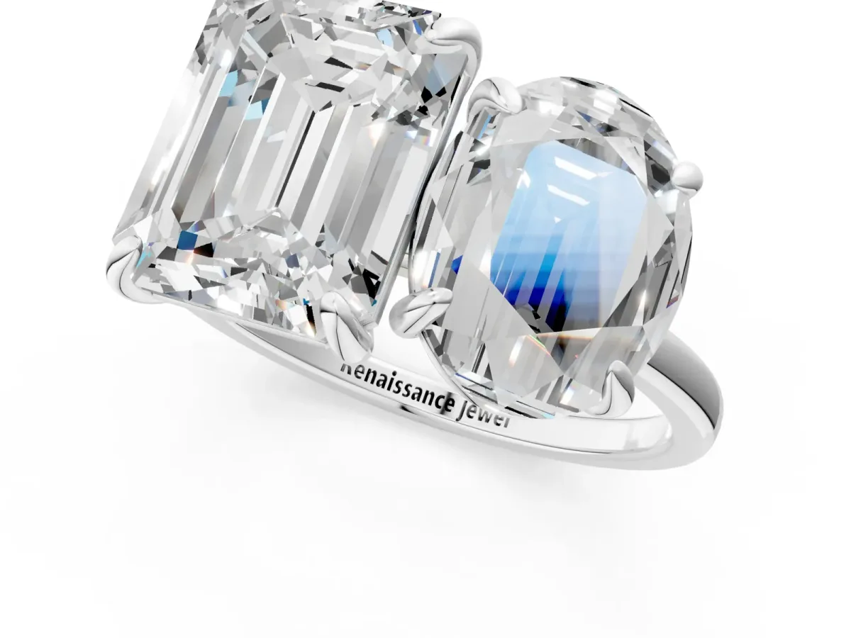 Oval and Emerald Toi Moi Ring with Prong Setting and Plain Band Silver