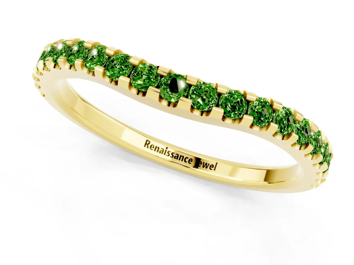 Round Peridot Pavé Curved Wedding Band Yellow gold