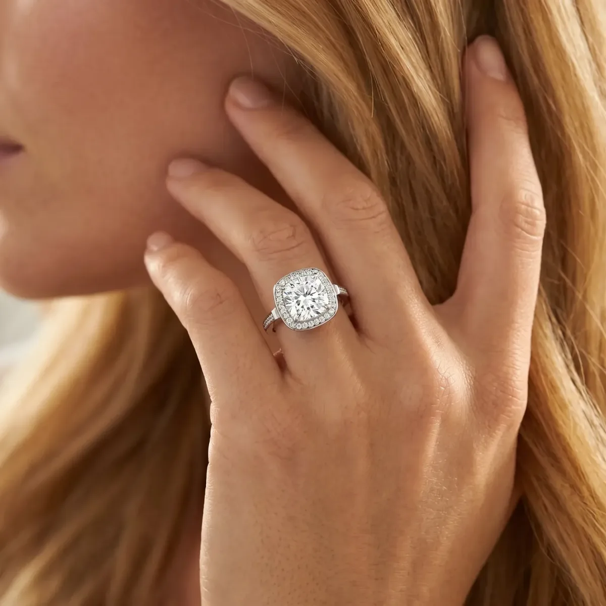 Cushion Cut Diamond Halo Ring with Split Shank and Four-Prong Setting White gold