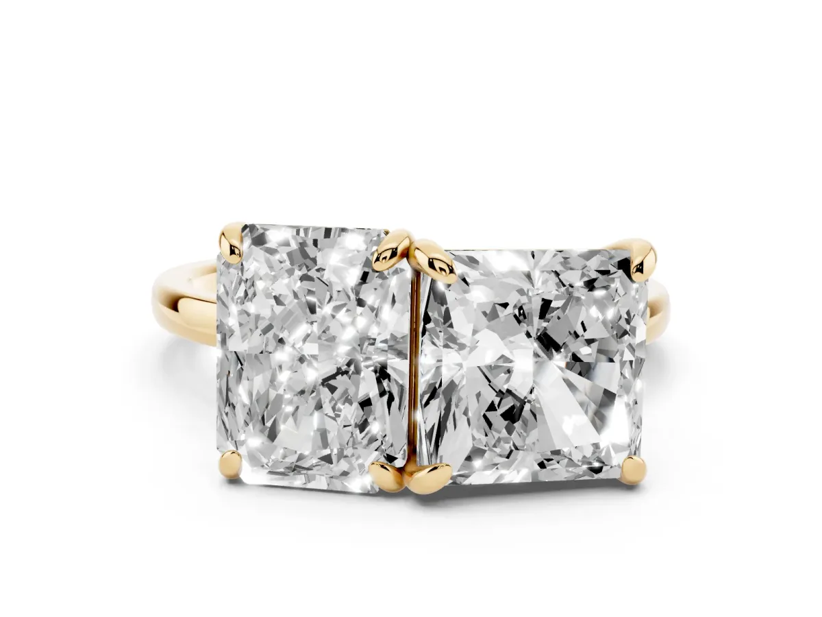 Radiant and Princess Toi Moi Ring with Prong Setting and Plain Band Yellow gold