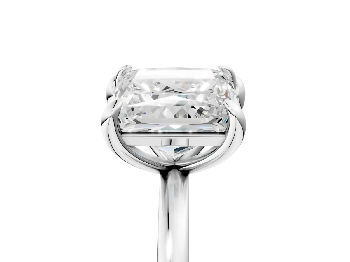 Emerald and Princess Toi Moi Ring with Prong Setting and Plain Band Silver