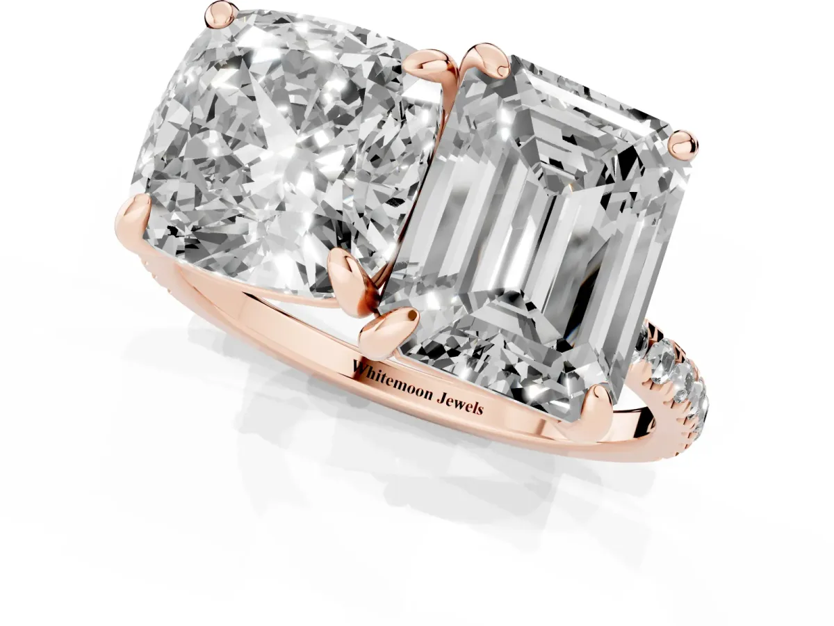 Cushion and Emerald Toi Moi Ring with Prong Setting and Pave Band Rose gold