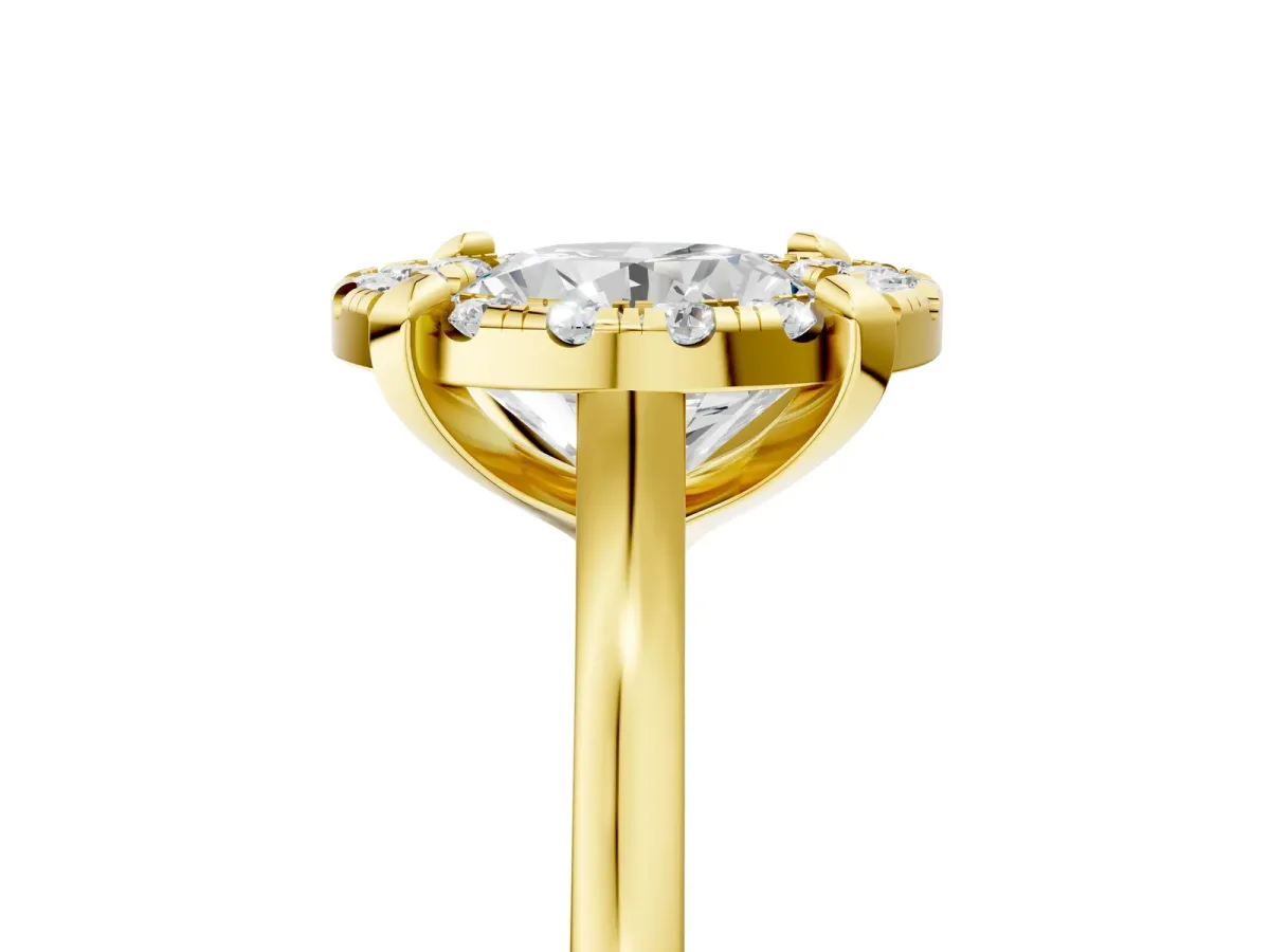 Round Cut Diamond Cluster Halo Solitaire with Four-Prong Setting Yellow gold