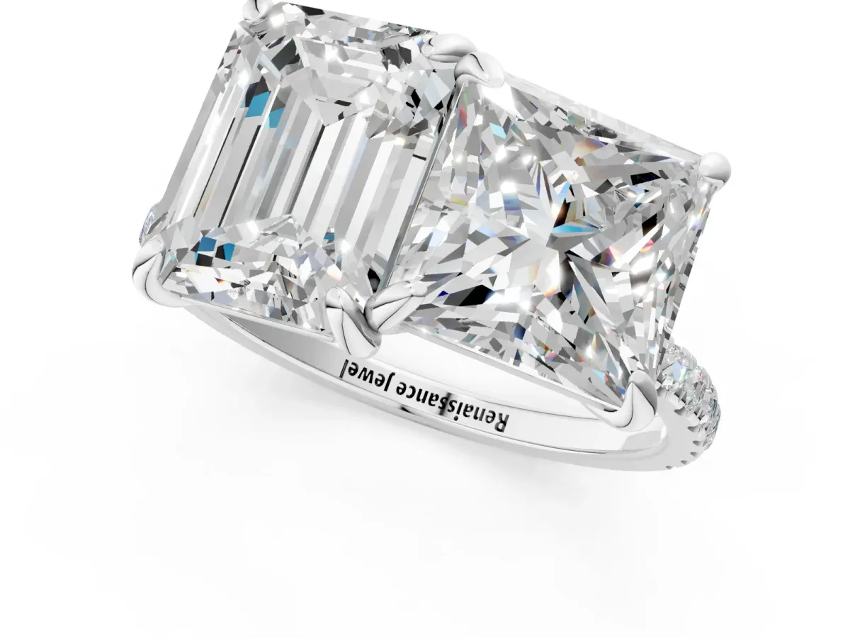 Emerald and Princess Toi Moi Ring with Prong Setting and Pave Band Silver
