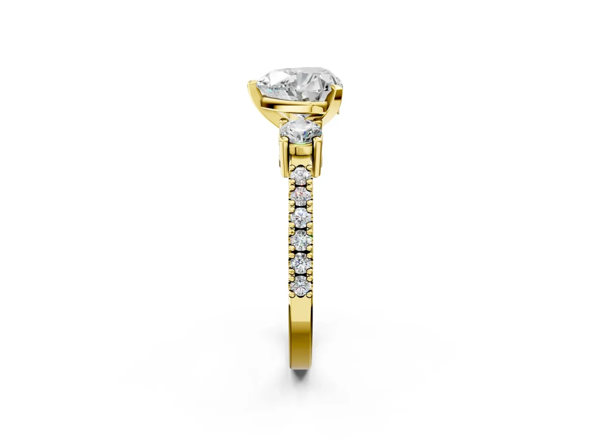 Heart Cut Cut Three-Stone Diamond Pavé Band with Prong Setting Yellow gold