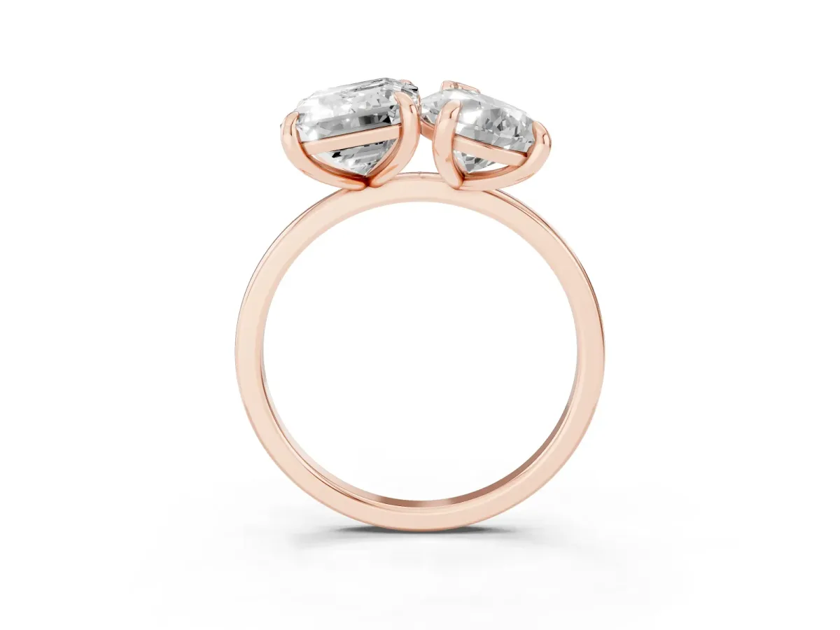 Pear and Emerald Toi Moi Ring with Prong Setting and Plain Band Rose gold