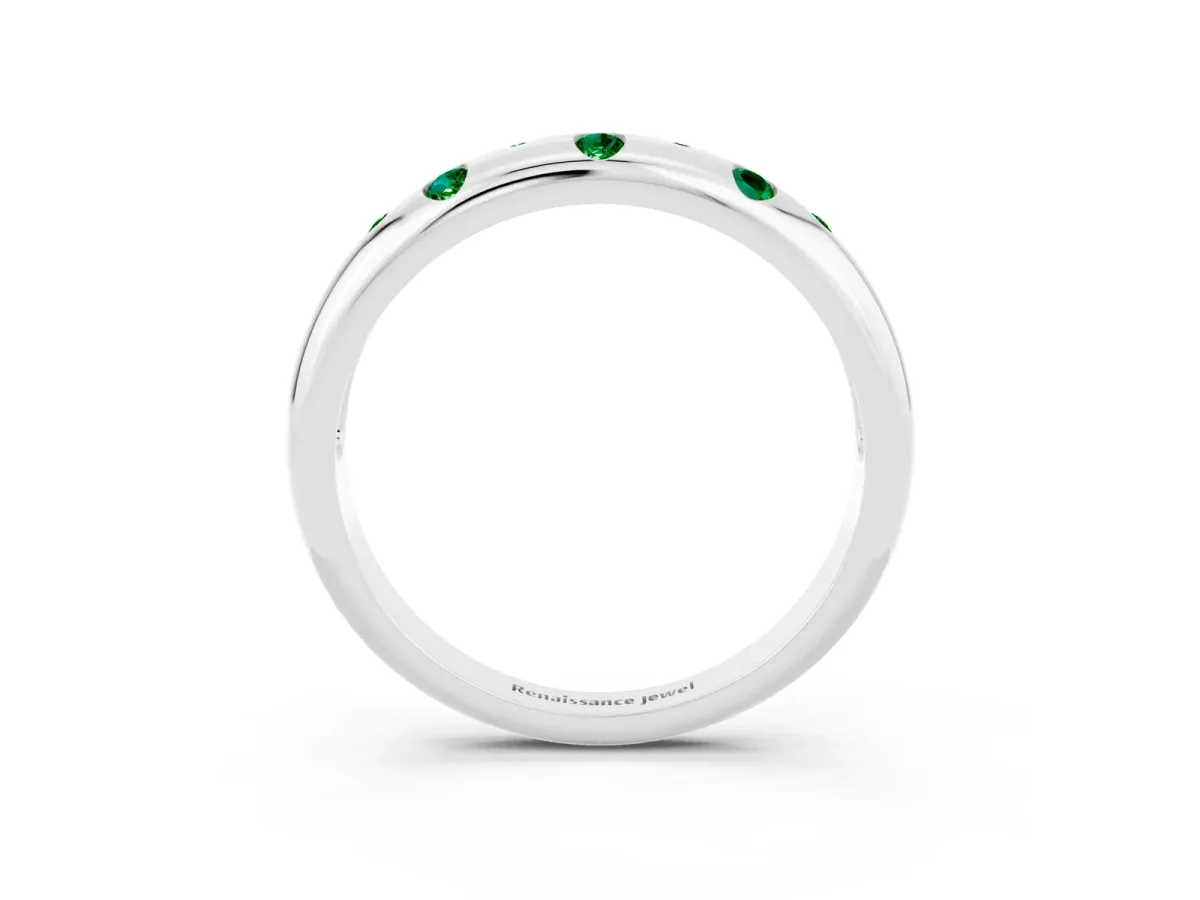 Round Emerald Flush-Set Comfort Fit Band Platinum