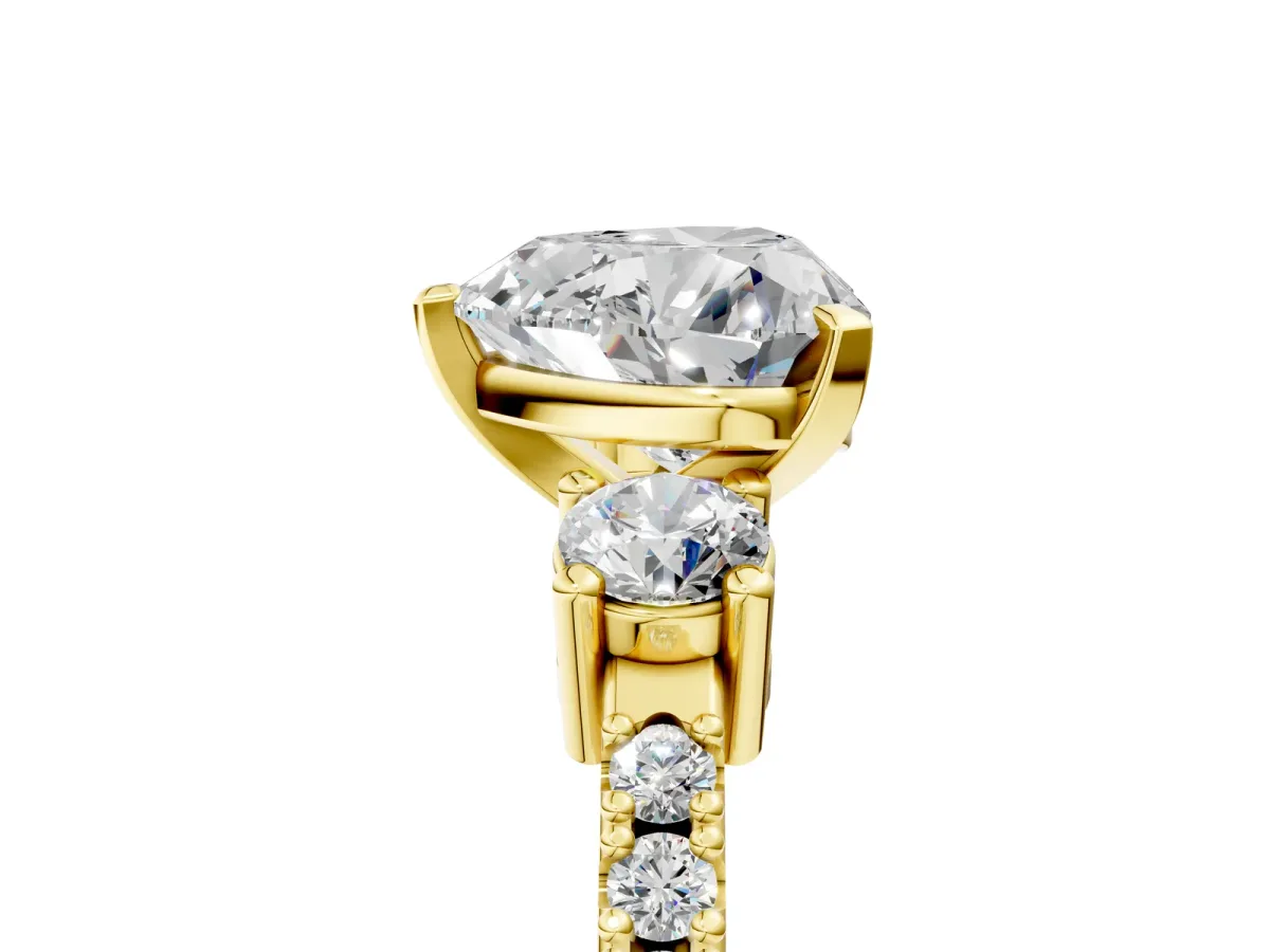 Heart Cut Cut Three-Stone Diamond Pavé Band with Prong Setting Yellow gold