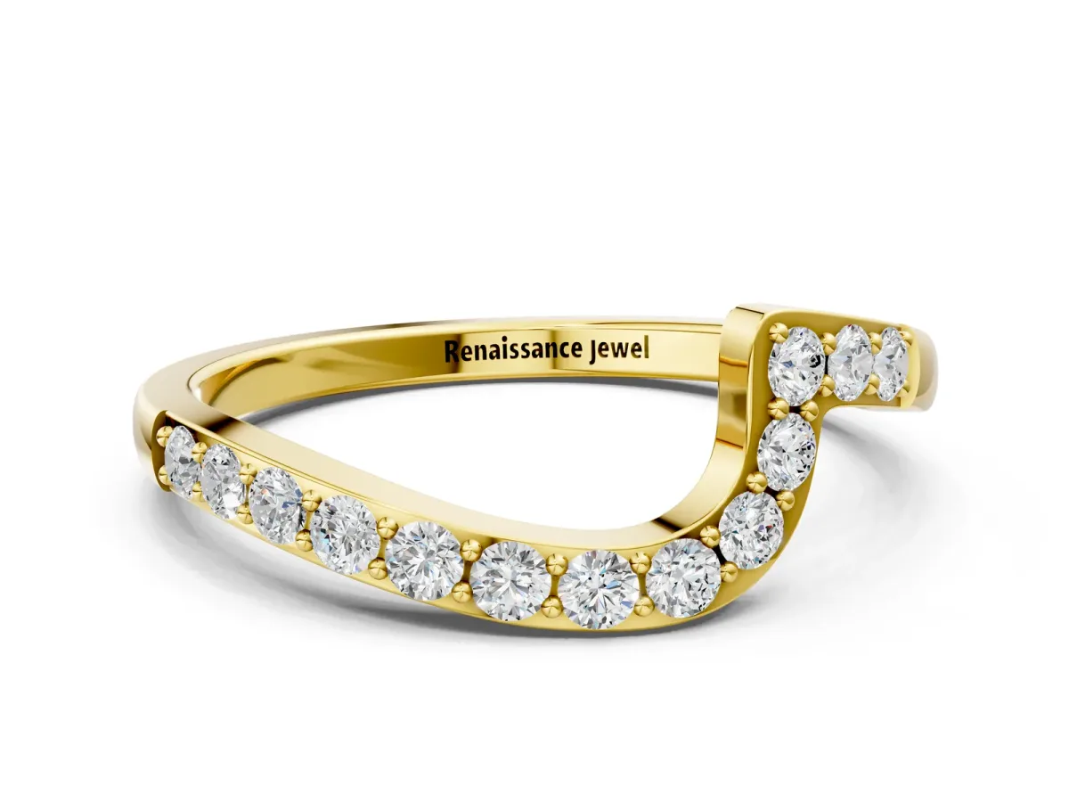 Round Diamond Pavé Chevron Wedding Band Yellow gold
