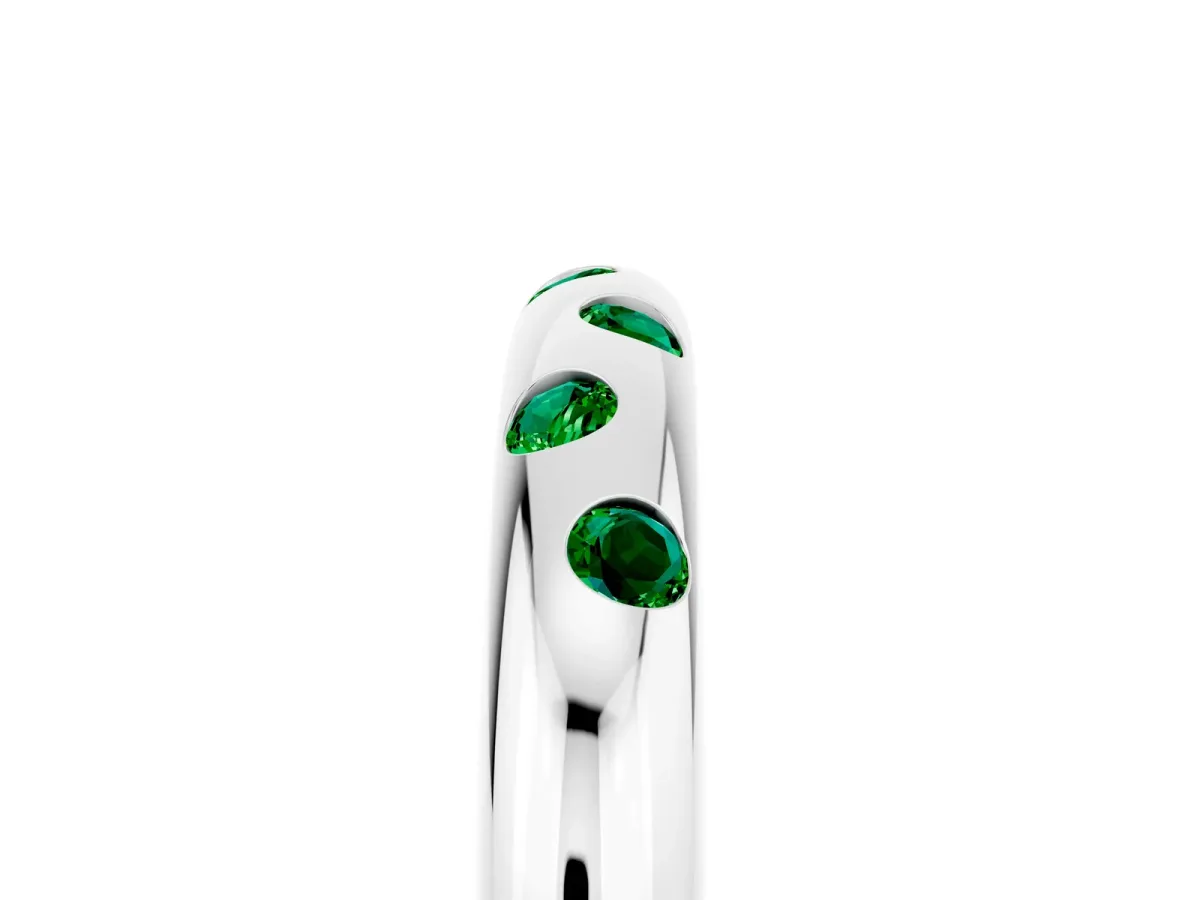 Round Emerald Flush-Set Comfort Fit Band Platinum