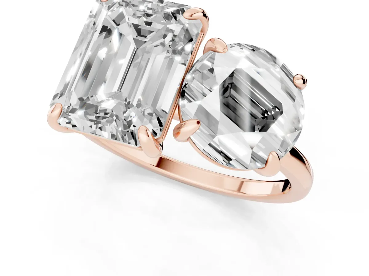 Round and Emerald Toi Moi Ring with Prong Setting and Plain Band Rose gold
