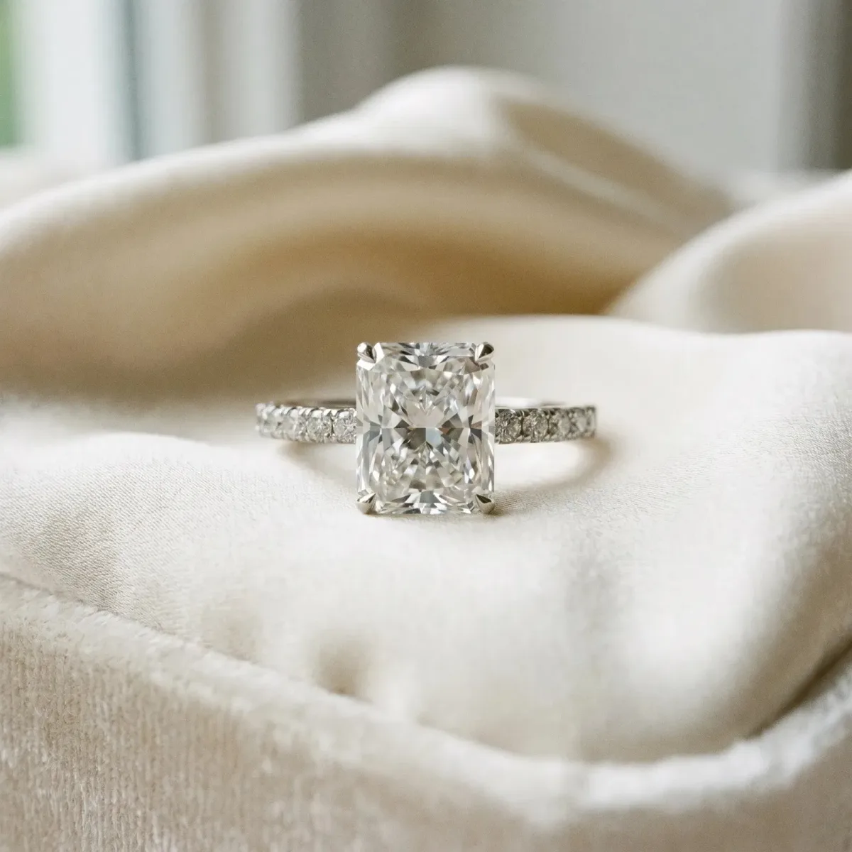 Radiant Cut Diamond Solitaire Pavé Band with Four-Prong Setting Platinum