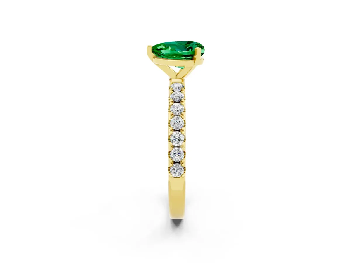 Heart Cut Emerald Solitaire Pavé Band with Four-Prong Setting Yellow gold