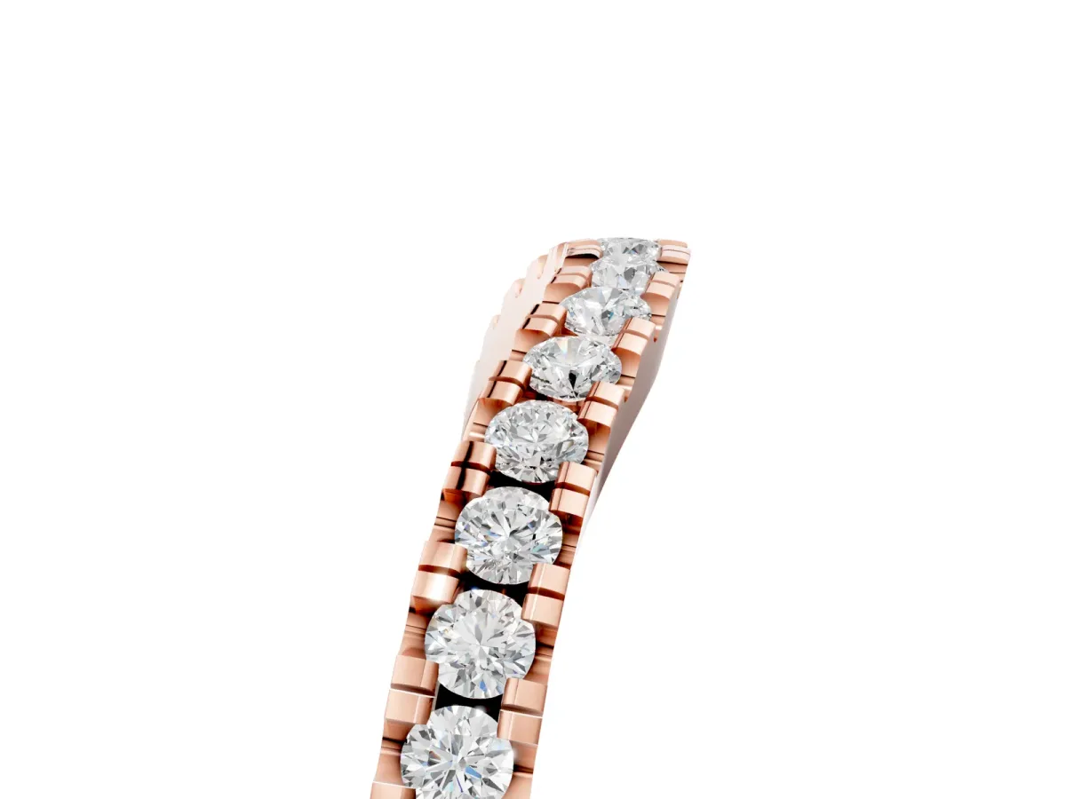 Round Diamond Pavé Curved Band with Shared Prong Setting Rose gold