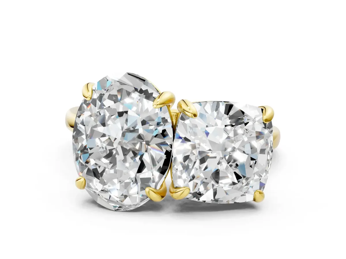 Oval and Cushion Toi Moi Ring with Prong Setting and Plain Band Yellow gold