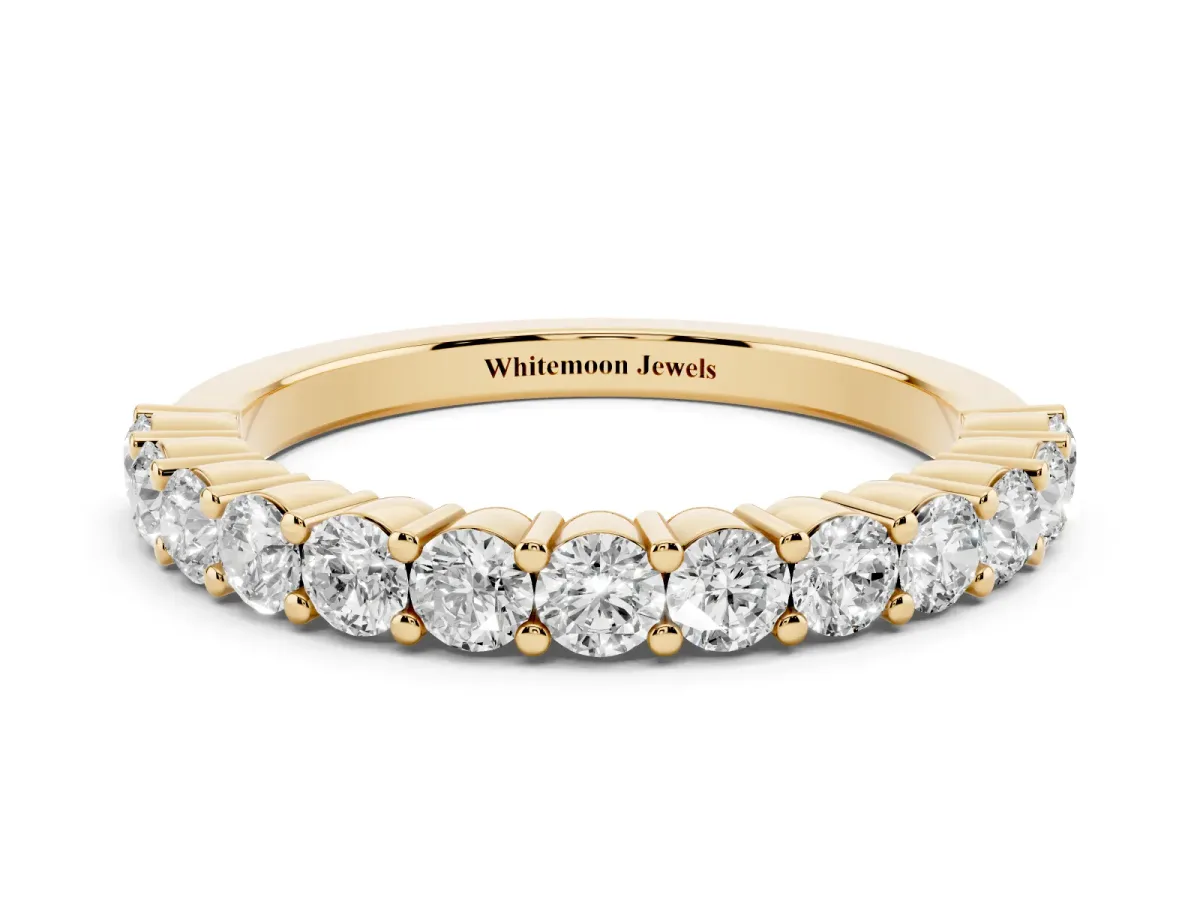 Alternating Round Diamond Promise Ring with Round Diamond Accents Yellow gold