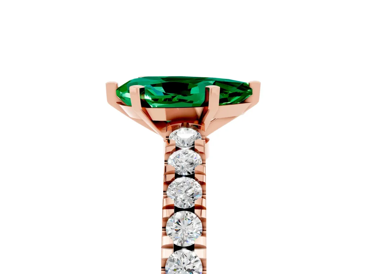 Pear Cut Solitaire Emerald with Pavé Band and Four-Prong Setting Rose gold