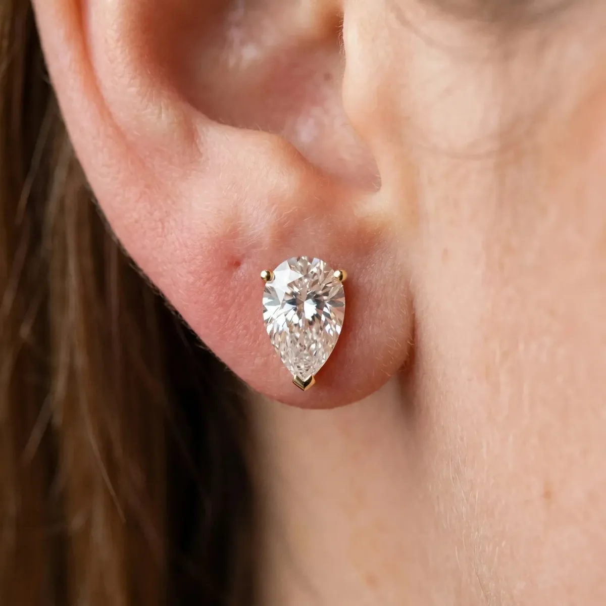 Pear Cut Diamond Stud Earrings Yellow gold