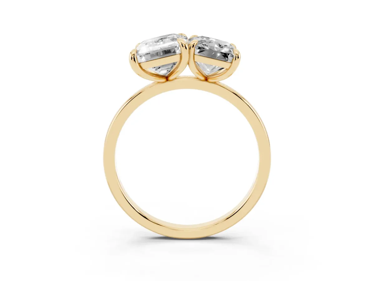 Emerald and Radiant Toi Moi Ring with Prong Setting and Plain Band Yellow gold