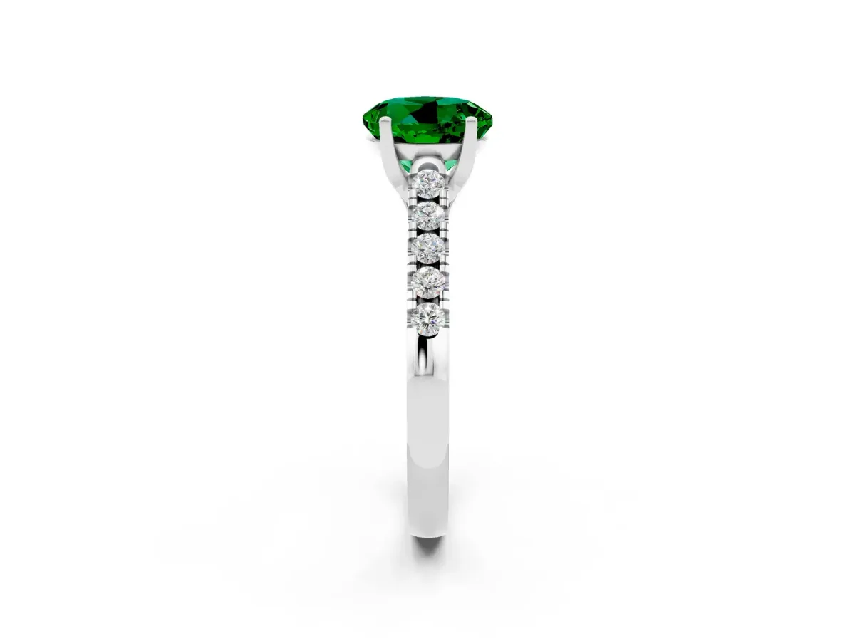 Round Cut Emerald Pavé Band Solitaire Ring with Prong Setting White gold