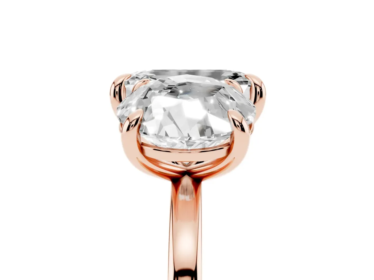 Round and Emerald Toi Moi Ring with Prong Setting and Plain Band Rose gold
