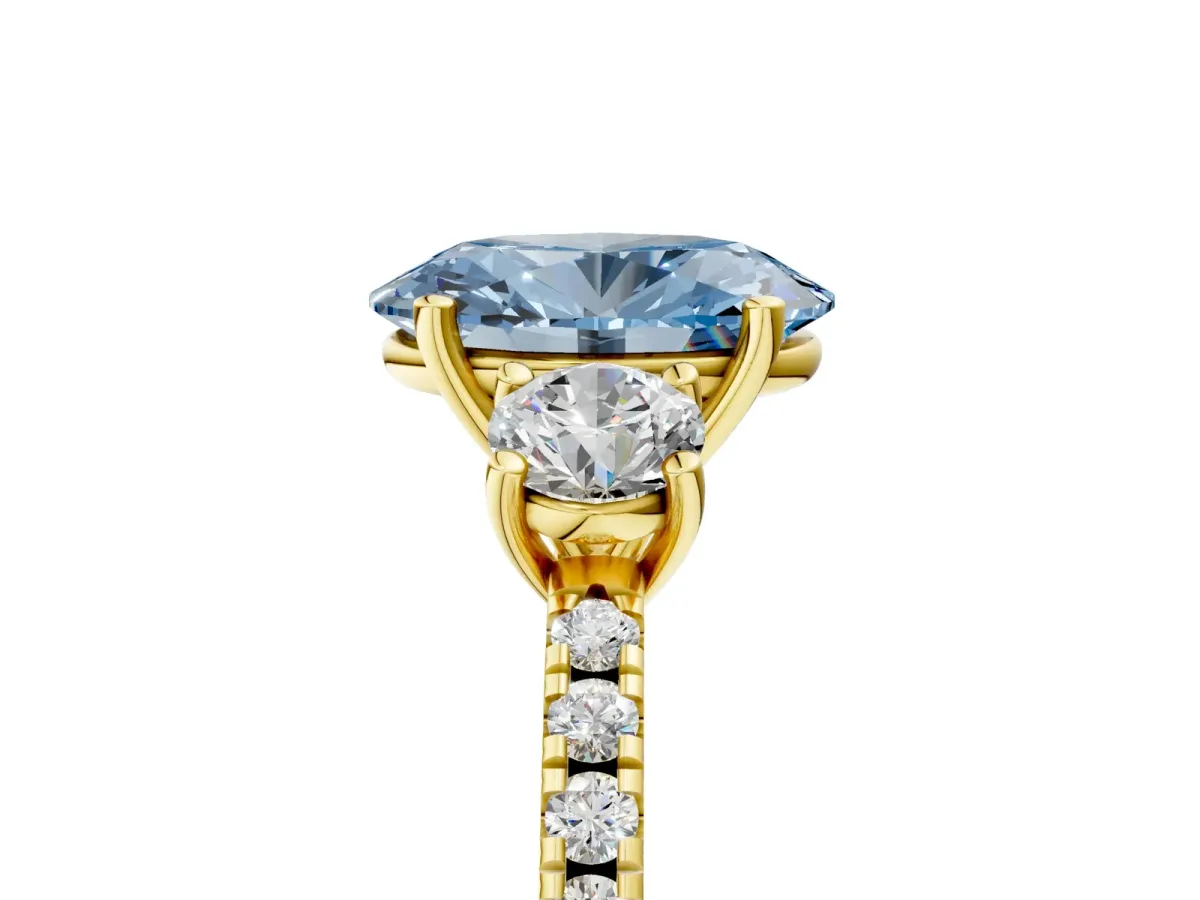Fancy Blue Three-Stone Oval Cut Cut Diamond Pavé Band with Prong Setting Yellow gold