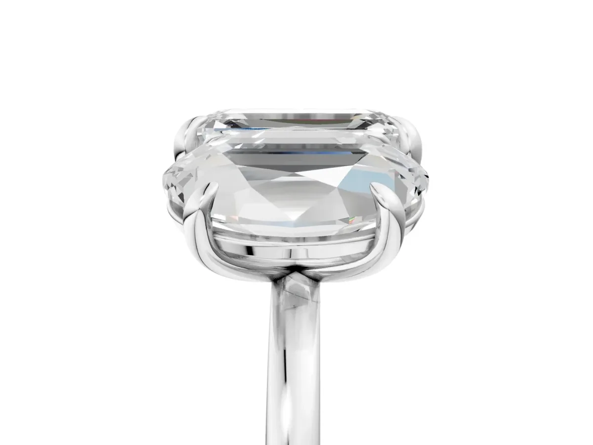 Oval and Emerald Toi Moi Ring with Prong Setting and Plain Band Silver