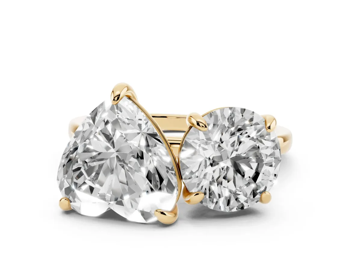 Round and Heart Toi Moi Ring with Prong Setting and Plain Band Yellow gold